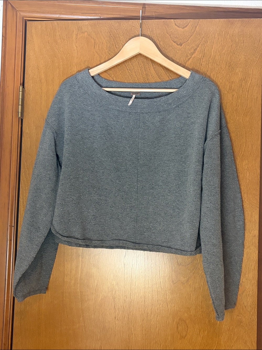 Free People // gray crop sweater